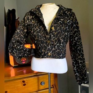 Cropped Cheetah print jacket | Small | Forever 21